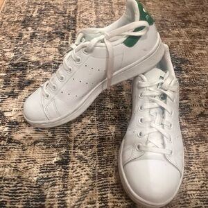 Adidas White and Green Sneakers with Textured Fabric.
Worn once.